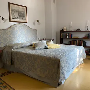 https://burlamacchi-villas.it-tuscanyhotel.com