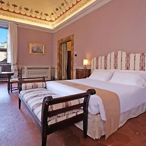https://delcorto-suites.it-tuscanyhotel.com